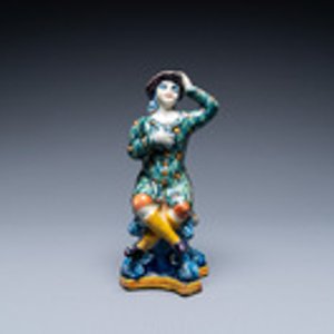 Une figure d'un homme assis en faïence polychrome de Delft, 18ème — photo 2