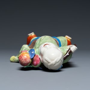 Une figure d'un immortel en porcelaine de Chine famille rose, Qianlong — photo 6