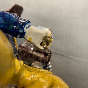 Une figure d'un joueur de vielle en faïence de Delft polychrome, 18ème — photo 11