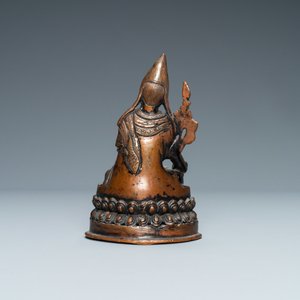 Une figure d'un Lama en alliage de cuivre, Sino-Tibet, 18/19ème — photo 4