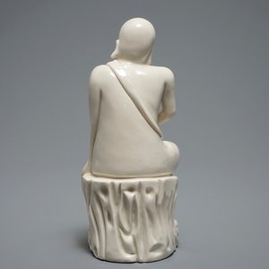 Une figure d'un Luohan en porcelaine blanc de Chine de Dehua, 19ème — photo 3