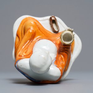 Une figure d'un Luohan en porcelaine de Chine rouge de fer, Qianlong — photo 7