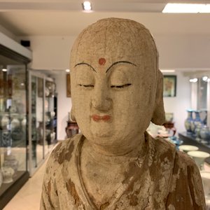 Une figure d'un moine bouddhiste en bois peint, Chine, 19ème — photo 8