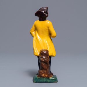 Une figure d'un noble en faïence polychrome de Delft, vers 1800 — photo 3
