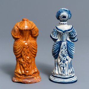 Une figure d'une femme en faïence bleu et blanc de la Frise et un fragment en terre cuite, Harlingen, vers 1775 — photo 4