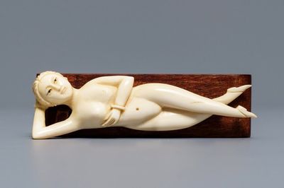 Une figure d'une femme médecin en ivoire, Chine, 19ème