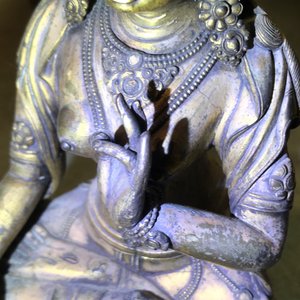 Une figure d'une Tara Blanche en bronze doré, Sino-Tibet, Ming — photo 17
