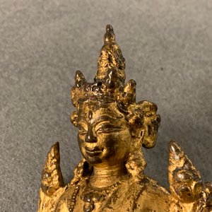 Une figure d'une Tara Verte en bronze doré, Sino-Tibet, 17/18ème — photo 8