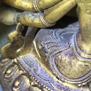 Une figure d'Ushnishavijaya en bronze doré incrusté, Sino-Tibet, 17/18ème — photo 23