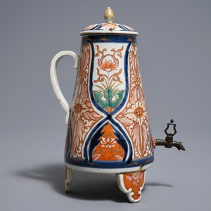 Une fontaine de table en porcelaine Imari de Japon, Edo, 18ème — photo 4