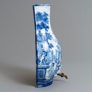 Une fontaine en faïence de Delft bleu et blanc à décor d'une fontaine de putti, 18ème — photo 3