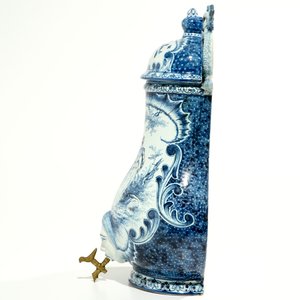 Une fontaine murale avec bassin en faïence de Bourg-la-Reine dans le style de Delft, daté 1890 — photo 5