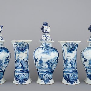Une garniture de cheminée en faïence de Delft, 18ème siècle — photo 1