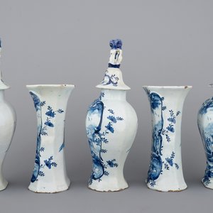 Une garniture de cheminée en faïence de Delft, 18ème siècle — photo 2