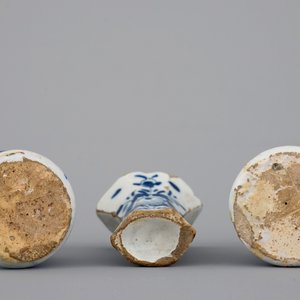 Une garniture de cheminée miniature en faïence de Delft, 18ème siècle — photo 6