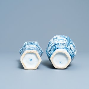 Une garniture de cinq vases en faïence de Delft en bleu et blanc, 18ème — photo 8