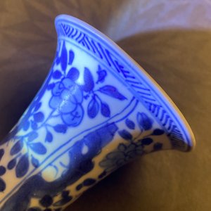 Une garniture de cinq vases en porcelaine de Chine en bleu et blanc, épave Vung Tau, Kangxi — photo 12