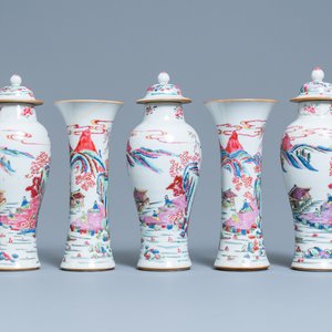 Une garniture de cinq vases en porcelaine de Chine famille rose, Yongzheng — photo 1