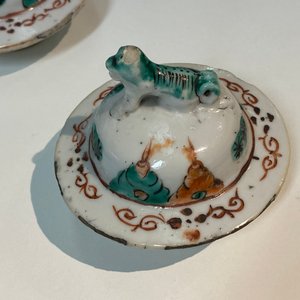 Une garniture de cinq vases en porcelaine de Chine famille verte, marque de Kangxi, 19ème — photo 43