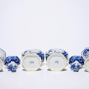 Une garniture de quatre vases en faïence de Delft bleu et blanc, 2ème moitié du 18ème — photo 6