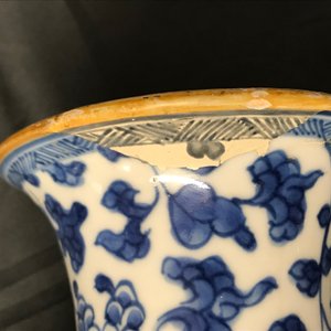 Une garniture de quatre vases en porcelaine de Chine bleu et blanc, Kangxi — photo 8