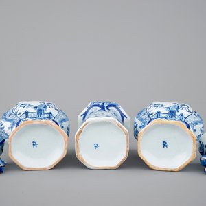 Une garniture de trois pièces en faïence de Delft, 19ème siècle — photo 6