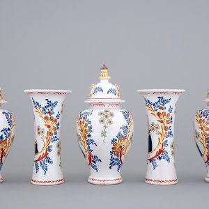 Une garniture orangiste de cinq pièces en faïence de Delft, 19ème — photo 4