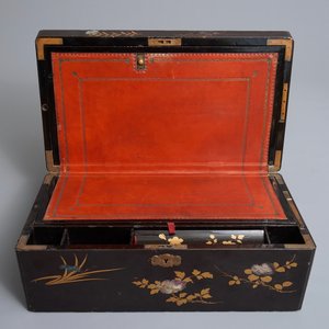 Une grande boîte rectangulaire en laque incrusté de nacre, Chine, 19ème — photo 9