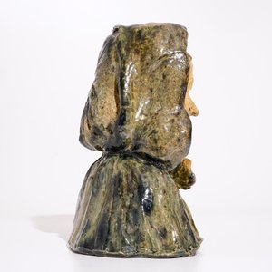Une grande buste d'une brugeoise en poterie flamande, prob. ateliers de Vandevoorde, 20ème — photo 3