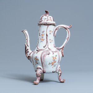 Une grande cafetière en faïence de Delft polychrome, 18ème — photo 2