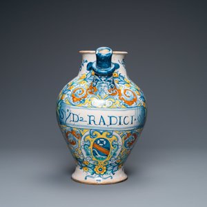 Une grande chevrette armoriée en majolique italienne, Deruta, datée 1569 — photo 5