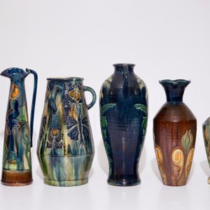 Une grande collection de poterie flamande, influence Art Nouveau, 20ème — photo 5