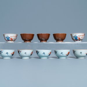 Une grande collection de tasses et soucoupes en porcelaine de Chine en bleu et blanc, Kangxi/Qianlong — photo 24