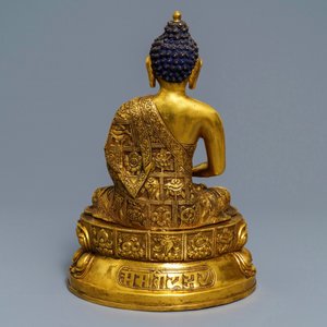 Une grande figure d'Amitayus en bronze doré, Chine, 19/20ème — photo 3