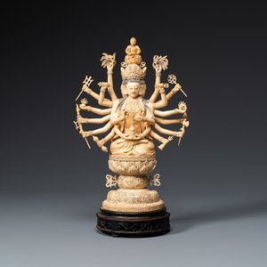Une grande figure d'Avalokitesvare en ivoire sculpté, Chine, 19ème — photo 1