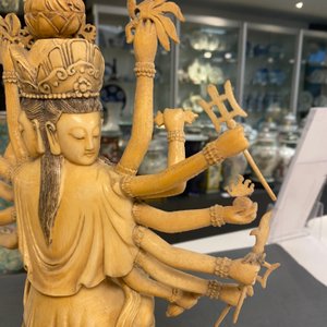 Une grande figure d'Avalokitesvare en ivoire sculpté, Chine, 19ème — photo 30