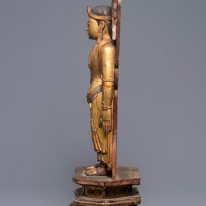 Une grande figure de Bouddha en bois doré et polychrome, Chine, 19ème — photo 4