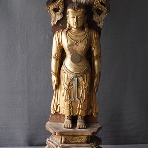 Une grande figure de Bouddha en bois doré et polychrome, Chine, 19ème — photo 8
