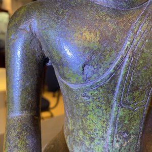 Une grande figure de Bouddha en bronze, Birmanie, 17/18ème — photo 11