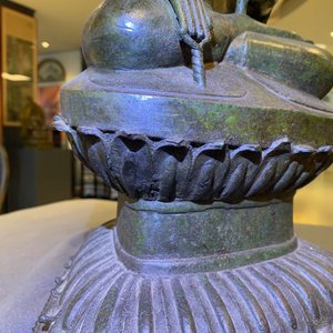 Une grande figure de Bouddha en bronze, Birmanie, 17/18ème — photo 19