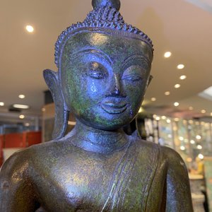 Une grande figure de Bouddha en bronze, Birmanie, 17/18ème — photo 28