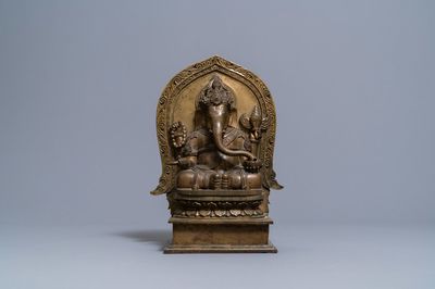 Une grande figure de Ganesh en bronze, Inde, 19/20ème