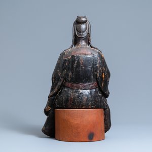 Une grande figure de Guandi en bois lacqué, Chine, Kangxi — photo 4