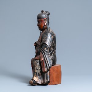 Une grande figure de Guandi en bois lacqué, Chine, Kangxi — photo 5