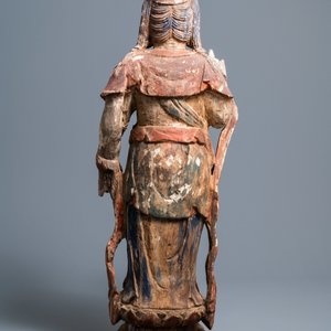 Une grande figure de Guanyin en bois polychromé, Chine, Qing/République — photo 4