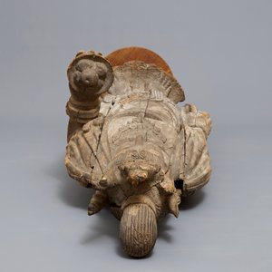 Une grande figure de Guanyin en bois sculpté, Chine, Ming — photo 6