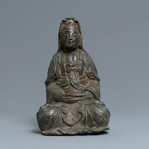 Une grande figure de Guanyin en bronze, Corée, 17ème — photo 2
