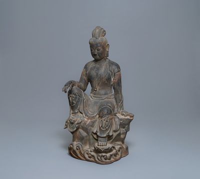 Une grande figure de Guanyin en fonte à inscription sur le dos, Chine, Ming/Qing