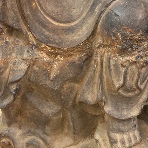 Une grande figure de Guanyin en fonte à inscription sur le dos, Chine, Ming/Qing — photo 22