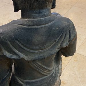 Une grande figure de Guanyin en fonte à inscription sur le dos, Chine, Ming/Qing — photo 24